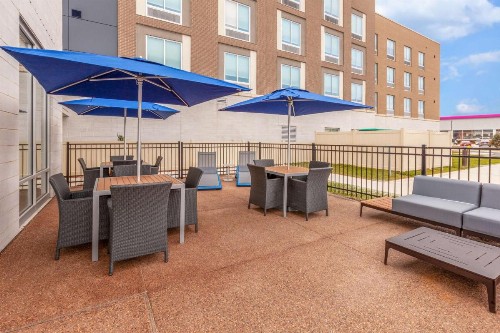 Hampton Inn & Suites Bloomfield Hills Detroit - image 23