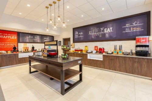Hampton Inn & Suites Bloomfield Hills Detroit - image 25