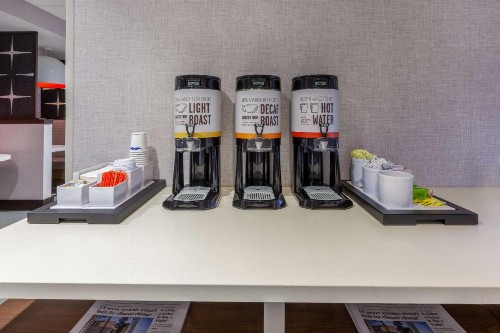 Hampton Inn & Suites Bloomfield Hills Detroit - image 26