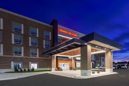 Hampton Inn & Suites Bloomfield Hills Detroit - image 28