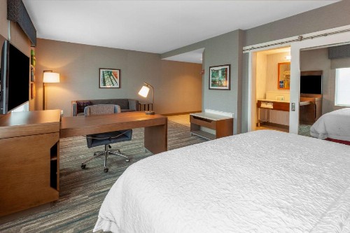 Hampton Inn & Suites Bloomfield Hills Detroit - image 30