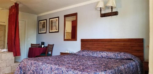 Sierra Crossing Motel - image 14