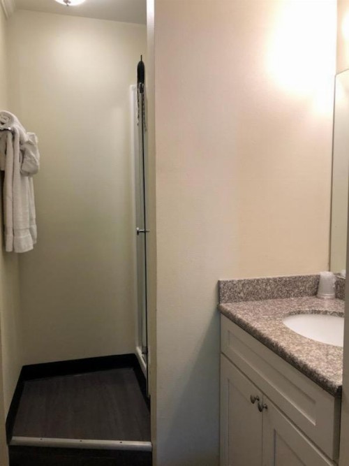 Sierra Crossing Motel - image 18