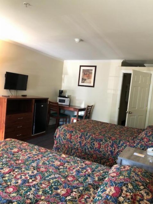 Sierra Crossing Motel - image 21