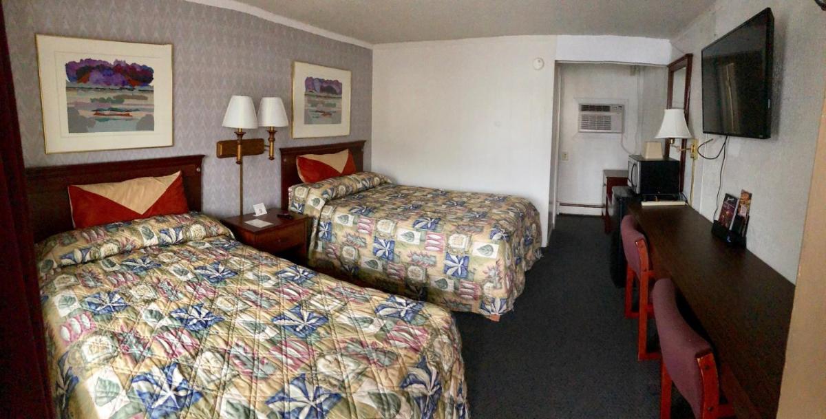 Economy Inn Bloomington - image 5