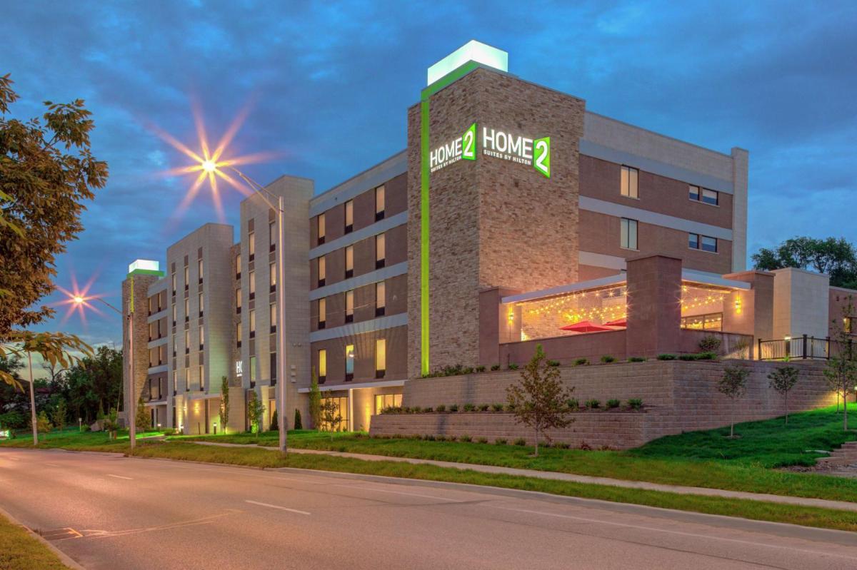 Home2 Suites by Hilton Bloomington - image 4
