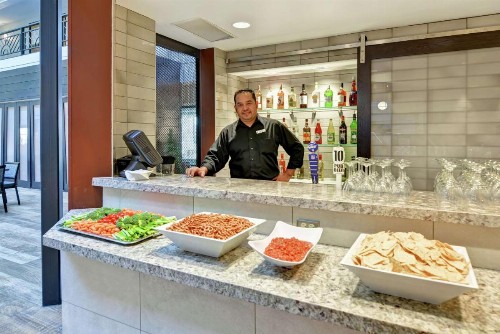 Embassy Suites Minneapolis - Airport - image 24
