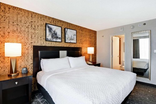 Embassy Suites Minneapolis - Airport - image 28