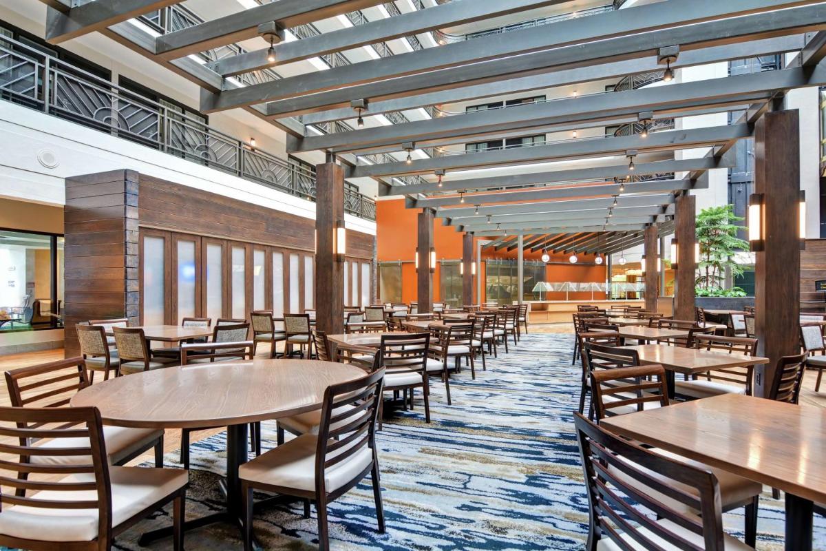 Embassy Suites Minneapolis - Airport - image 4