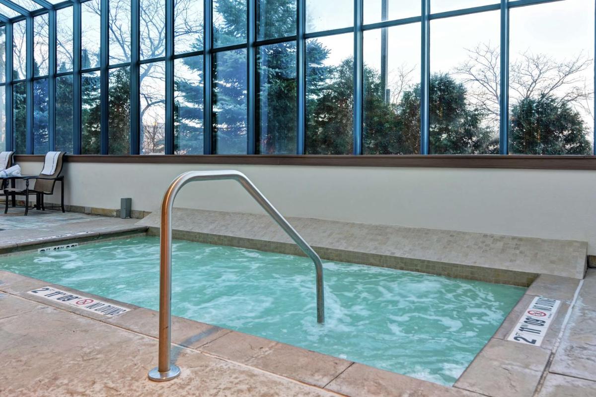 Embassy Suites Minneapolis - Airport - image 5