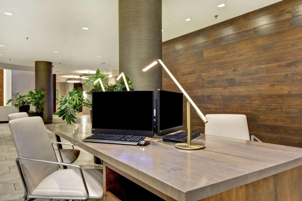 Embassy Suites Minneapolis - Airport - image 7