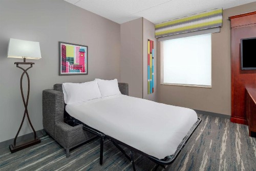 Hampton Inn & Suites Minneapolis St. Paul Airport - Mall of America - image 27