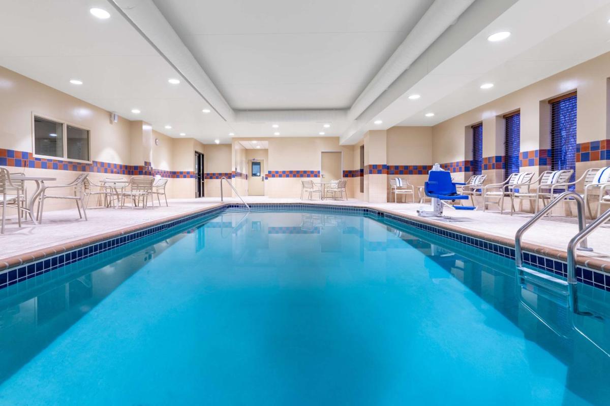 Hampton Inn & Suites Minneapolis St. Paul Airport - Mall of America - image 4