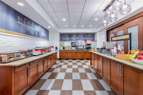 Hampton Inn & Suites Minneapolis St. Paul Airport - Mall of America - image 6