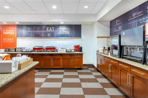 Hampton Inn & Suites Minneapolis St. Paul Airport - Mall of America - image 7