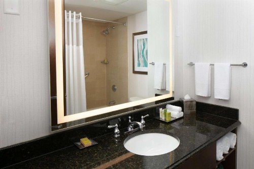 Hilton Minneapolis Bloomington - image 22