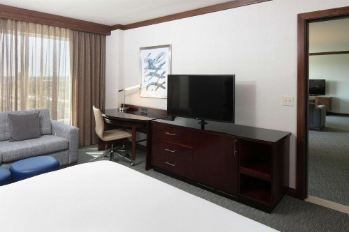 Hilton Minneapolis Bloomington - image 33