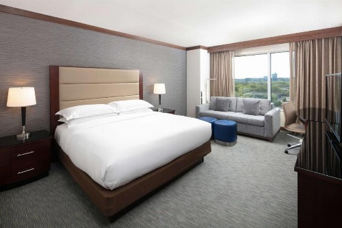Hilton Minneapolis Bloomington - image 37