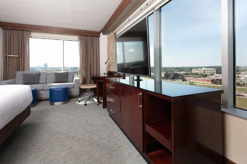 Hilton Minneapolis Bloomington - image 39