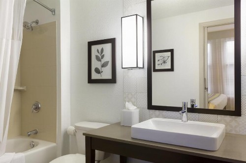 Country Inn & Suites by Radisson Bloomington at Mall of America MN - image 16