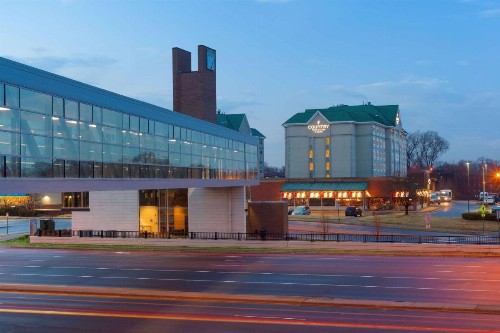 Country Inn & Suites by Radisson Bloomington at Mall of America MN - image 2