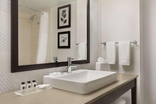 Country Inn & Suites by Radisson Bloomington at Mall of America MN - image 5