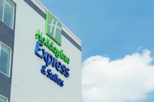 Holiday Inn Express & Suites - Mall of America - MSP Airport an IHG Hotel - image 4