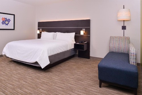 Holiday Inn Express & Suites - Mall of America - MSP Airport an IHG Hotel - image 42