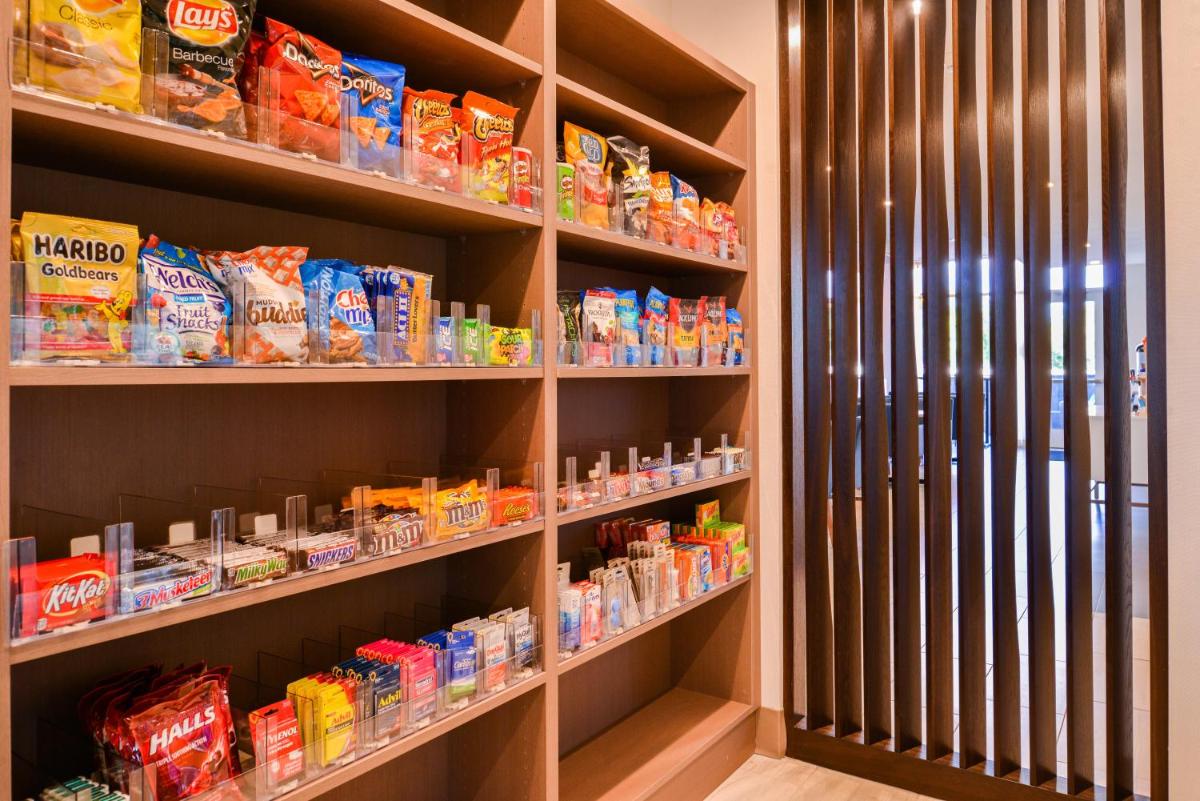 Holiday Inn Express & Suites - Mall of America - MSP Airport an IHG Hotel - image 7