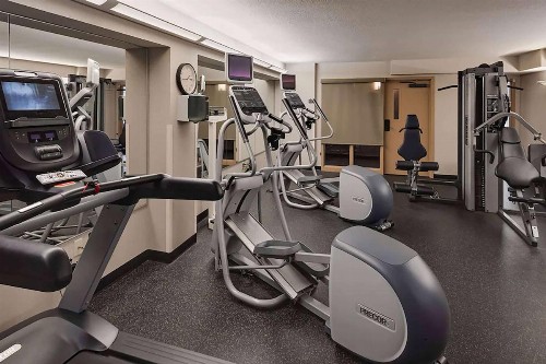 Best Western Plus Bloomington Hotel - image 12