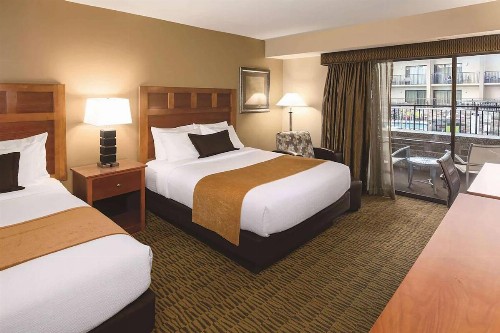 Best Western Plus Bloomington Hotel - image 15