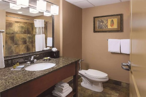 Best Western Plus Bloomington Hotel - image 23