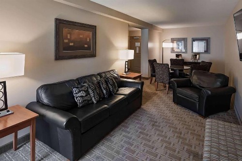 Best Western Plus Bloomington Hotel - image 29