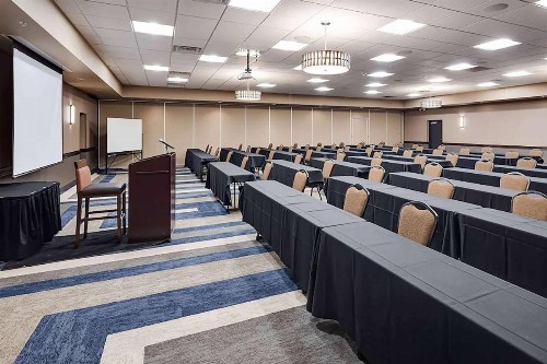 Best Western Plus Bloomington Hotel - image 35