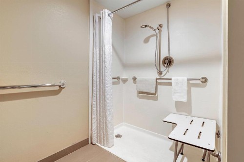 Comfort Inn MSP Airport - Mall of America - image 10