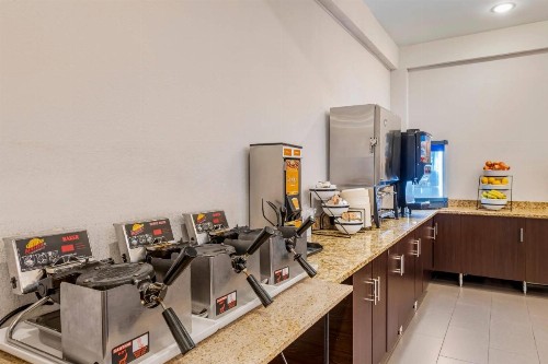 Comfort Inn MSP Airport - Mall of America - image 28