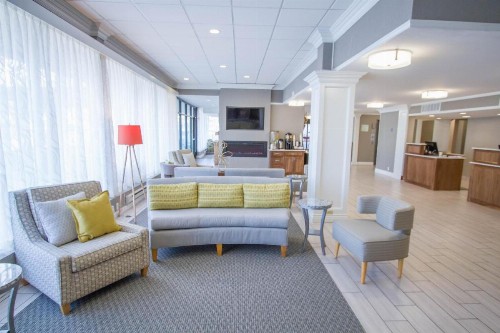 Holiday Inn Bloomington Airport an IHG Hotel - image 12