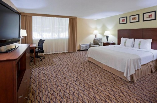 Holiday Inn Bloomington Airport an IHG Hotel - image 21