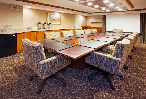 Holiday Inn Bloomington Airport an IHG Hotel - image 41