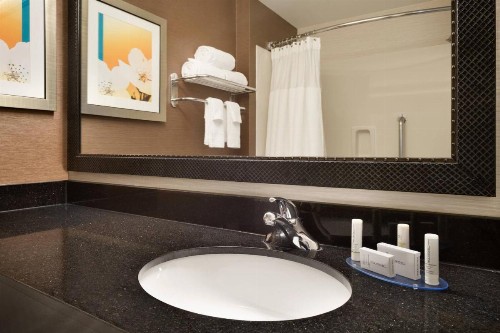 Fairfield Inn & Suites Minneapolis Bloomington/Mall of America - image 6