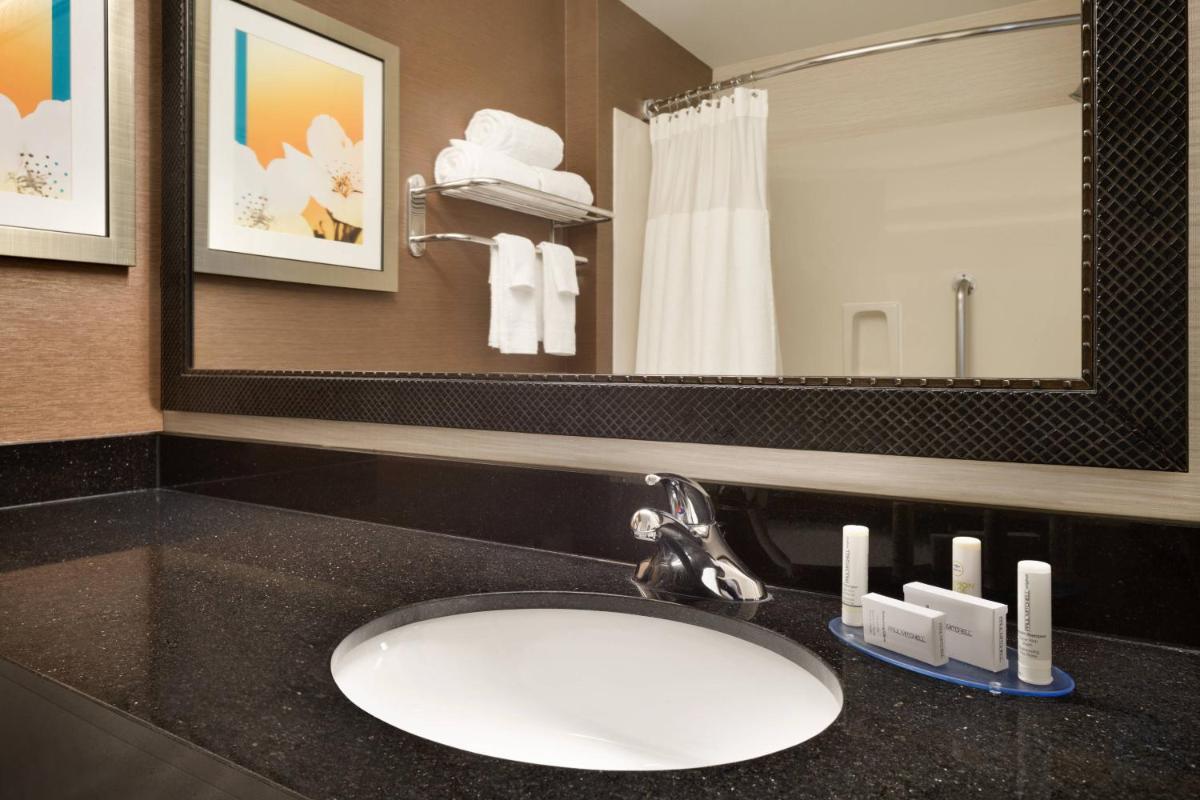 Fairfield Inn & Suites Minneapolis Bloomington/Mall of America - image 6