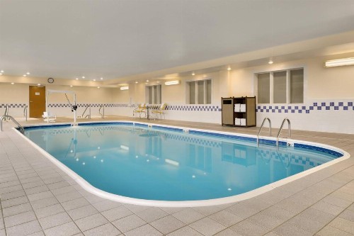 Fairfield Inn & Suites Minneapolis Bloomington/Mall of America - image 9