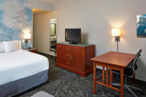 Courtyard by Marriott Bloomington Mall of America - image 11