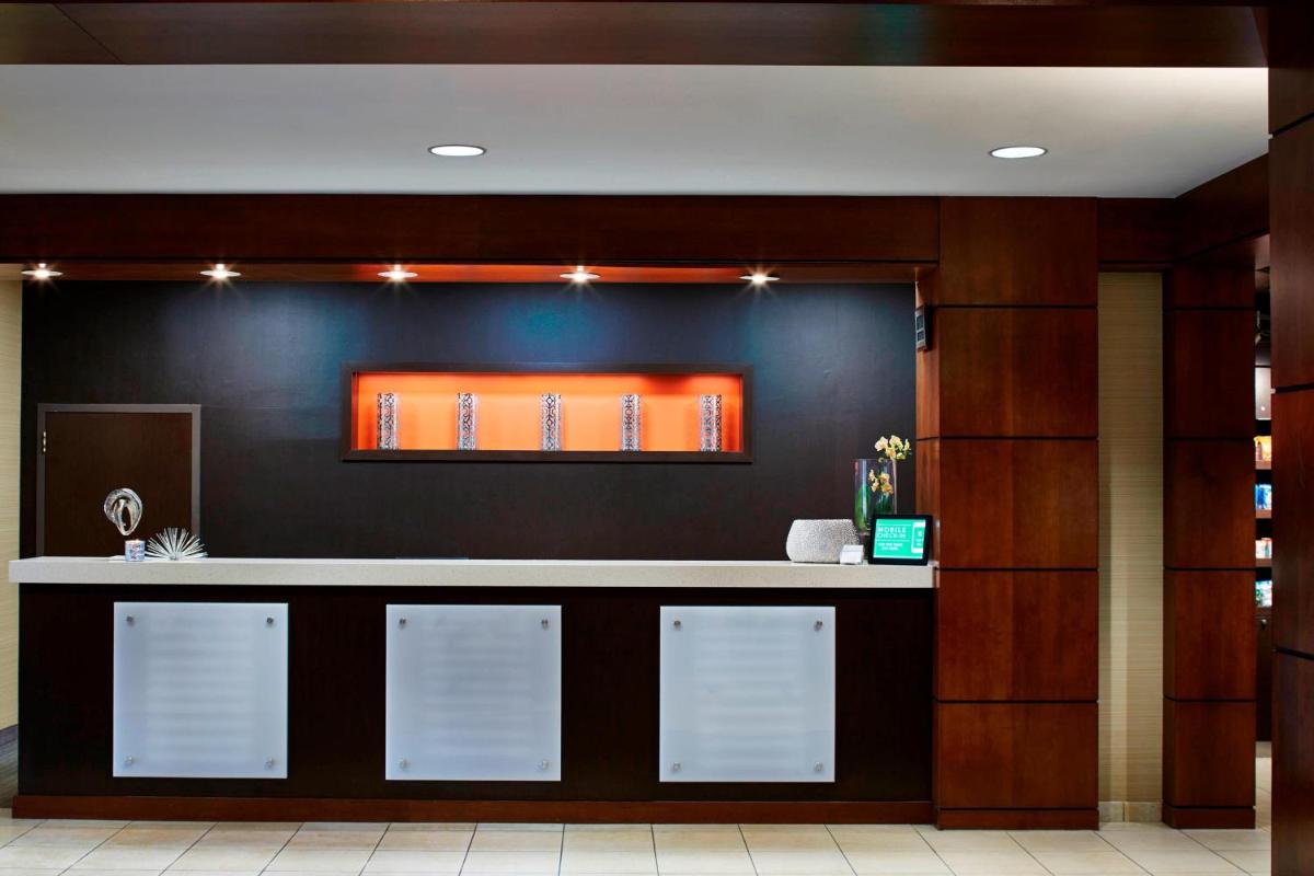 Courtyard by Marriott Bloomington Mall of America - image 3