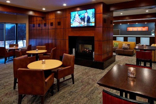 Courtyard by Marriott Bloomington Mall of America - image 5