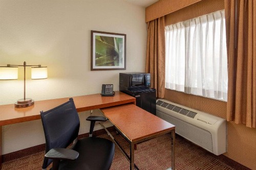 La Quinta Inn by Wyndham Minneapolis Airport Bloomington - image 28