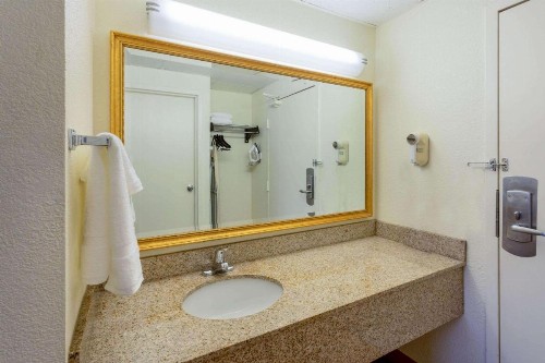 La Quinta Inn by Wyndham Minneapolis Airport Bloomington - image 32