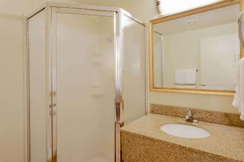 La Quinta Inn by Wyndham Minneapolis Airport Bloomington - image 34