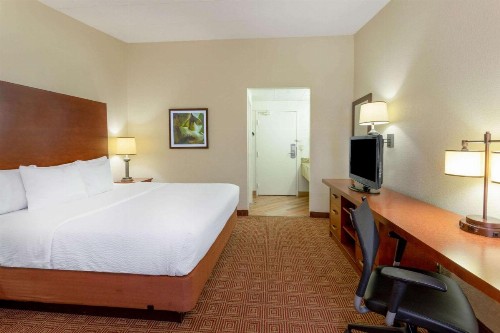 La Quinta Inn by Wyndham Minneapolis Airport Bloomington - image 37
