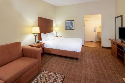 La Quinta Inn by Wyndham Minneapolis Airport Bloomington - image 38